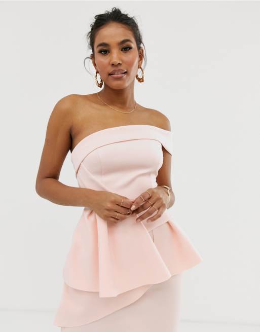 ASOS DESIGN – Bandeau klänning i midilängd med peplum ASOS DESIGN – Bandeau klänning i midilängd med peplum