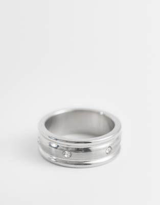 Bandring aus wasserfestem Edelstahl in gebürsteter Silberoptik mit gewölbtem Mittelteil und Strassdetail Silber M
