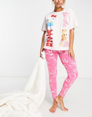 ASOS DESIGN - Barbie x Hello Kitty - Pyjama avec t-shirt oversize et legging - Rose