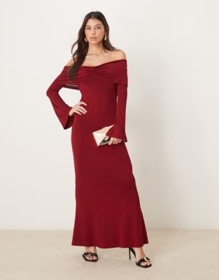 ASOS DESIGN - Bardot-Maxikleid in Rot mit gerafftem Umschlag