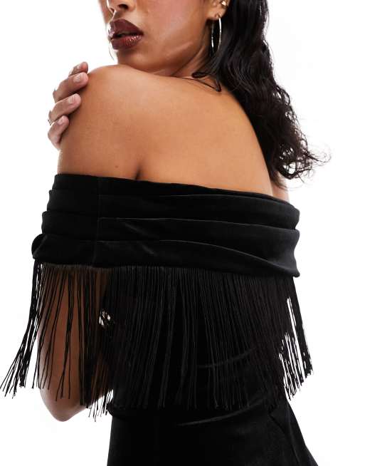 ASOS Design Bardot Midikleid in Schwarz aus Samt mit drapiertem Oberteil und Fransenbesatz ASOS