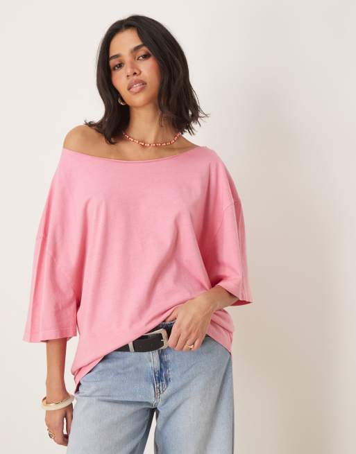 ASOS DESIGN – Bardzo luźny T-shirt oversize z odsłoniętym ramieniem, w kolorze spranego różu