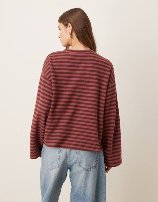 ASOS DESIGN – Bardzo miękki top z dekoltem henley w brązowo-bordowe paski, 4 z 4