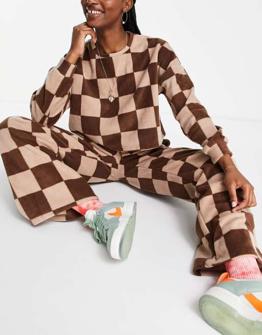 ASOS DESIGN – Bardzo miękki zestaw domowy z mikropolaru z bluzą dresową i joggersami z prostymi nogawkami w kratkę w kolorze brązowym i brązowoszarym