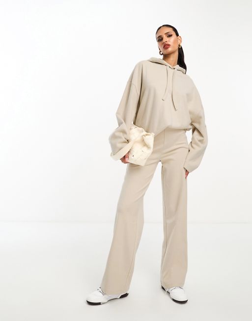 ASOS DESIGN – Bardzo miękkie joggersy z szerokimi nogawkami w ciepłym kremowym kolorze, część zestawu