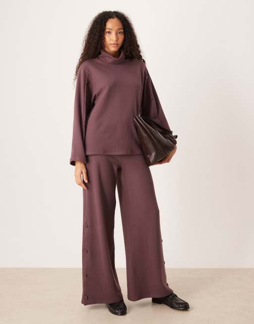ASOS DESIGN – Bardzo miękkie spodnie w spranym śliwkowym kolorze z szerokimi nogawkami i ozdobnymi guzikami, część zestawu
