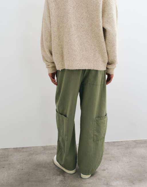 ASOS DESIGN barrel cargo trousers in khaki with elasticated waist, 5 of 5