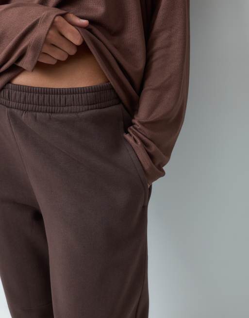 ASOS DESIGN Barrel leg brushback joggers in brown, 5 of 5