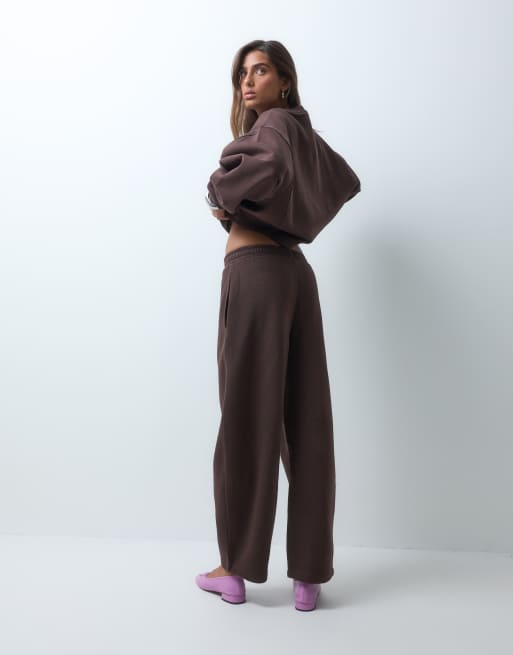 ASOS DESIGN Barrel leg brushback sweatpants in brown, 3 of 5