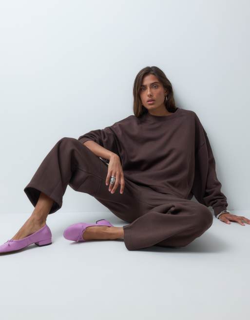 ASOS DESIGN Barrel leg brushback sweatpants in brown, 5 of 5