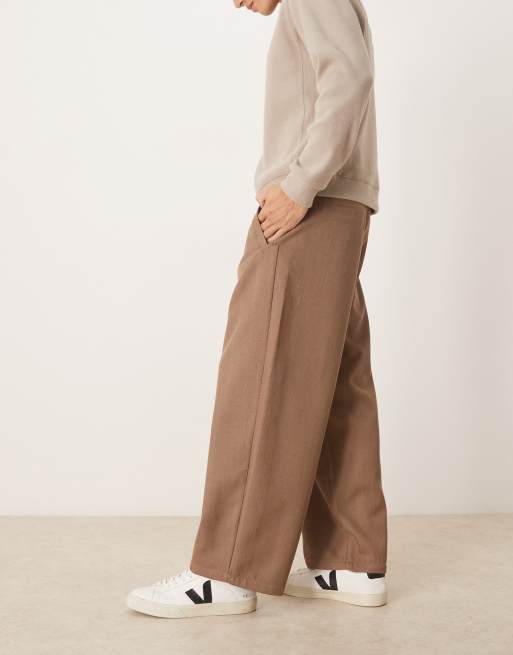ASOS DESIGN – Barrel-Leg-Hose in Braun mit Bundfalten, 3 von 5