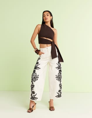 ASOS DESIGN - Barrel-Leg-Jeans in Ecru mit hohem Bund und Cornelli-Detail-Neutral