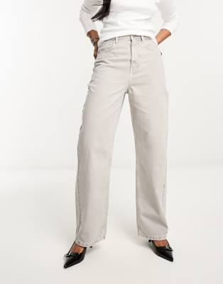 barrel leg jeans in gray