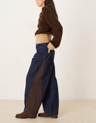 ASOS DESIGN - Barrel-Leg-Jeans in Indigoblau mit Seiteneinsätzen aus Cord
