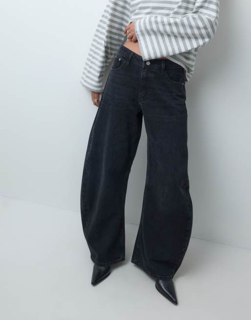 ASOS DESIGN barrel leg-jeans med rosett i svart, 2 av 5