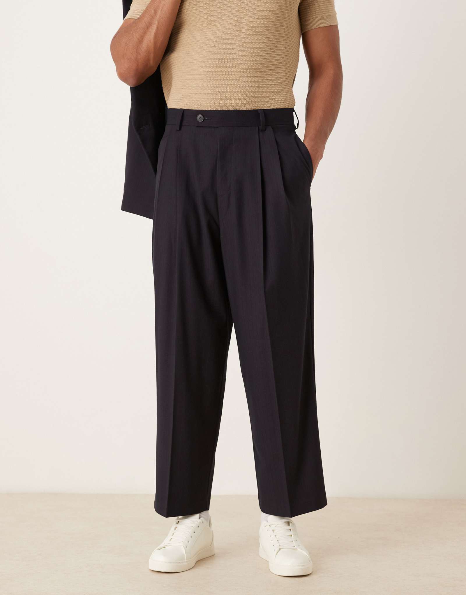 Дизайнерские брюки-бочкообразки ASOS темно-синего цвета с тонкими ткаными полосками