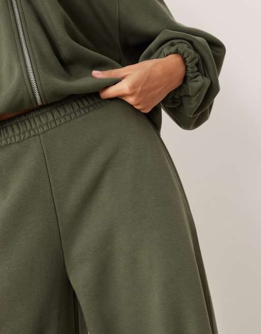 ASOS DESIGN barrel leg sweatpants in khaki, 3 of 5