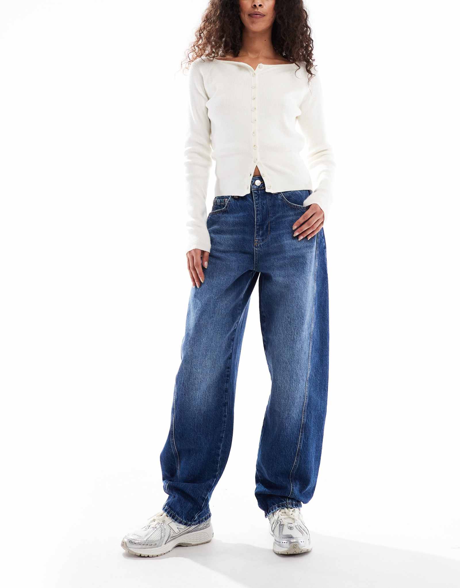 Джинсы ASOS DESIGN с закрученными штанинами темно-синего цвета