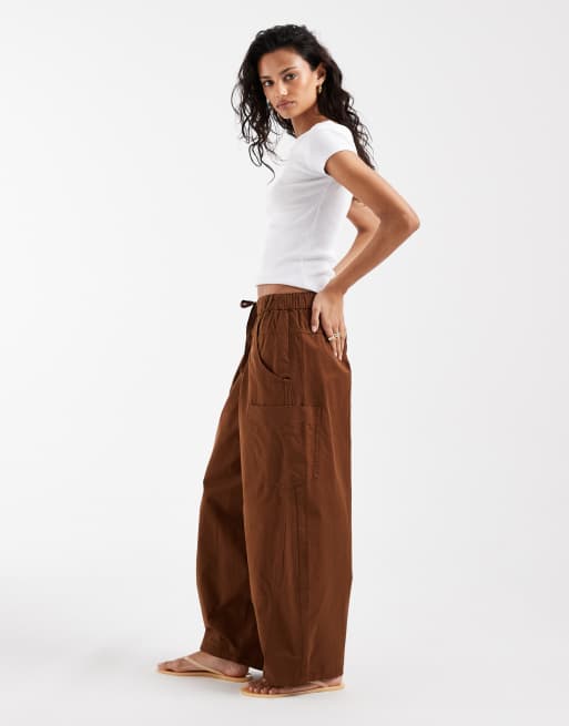 ASOS DESIGN – Barrel-Schlupfhose in Schokobraun, 3 von 5