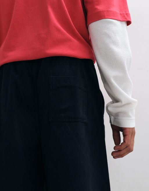 ASOS DESIGN barrel trouser with pleats in black, 2 of 5