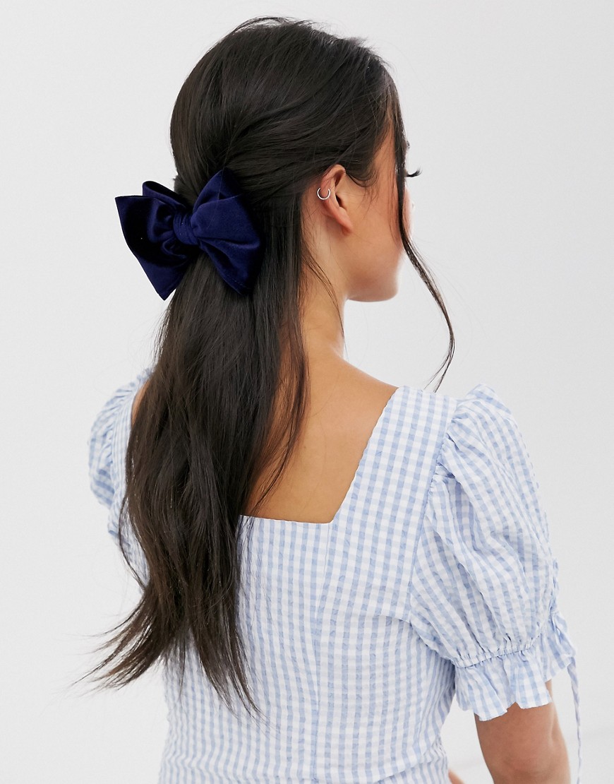 ASOS DESIGN barrette hair clip in bow shape in navy velvet