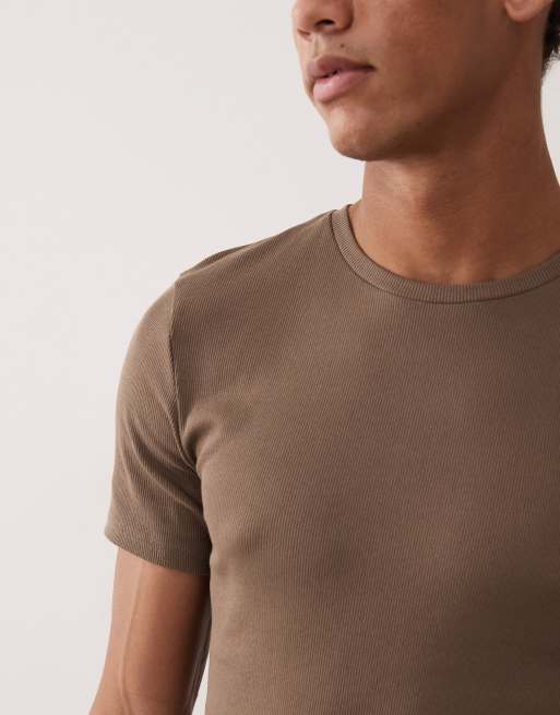 ASOS DESIGN – Basic – Brązowy prążkowany T-shirt o kroju podkreślającym sylwetkę  , 4 z 5