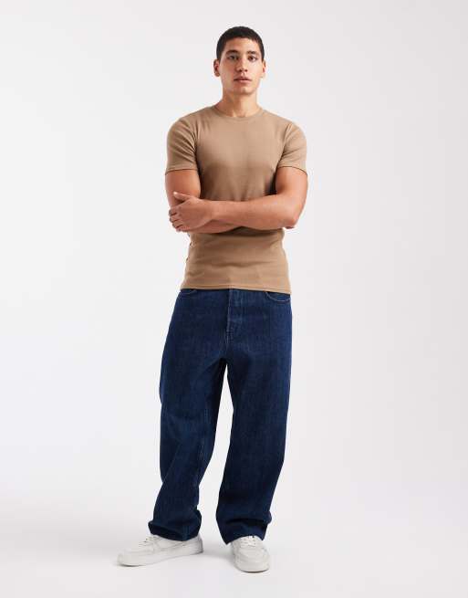 ASOS DESIGN – Basic – Brązowy prążkowany T-shirt o kroju podkreślającym sylwetkę, 2 z 5