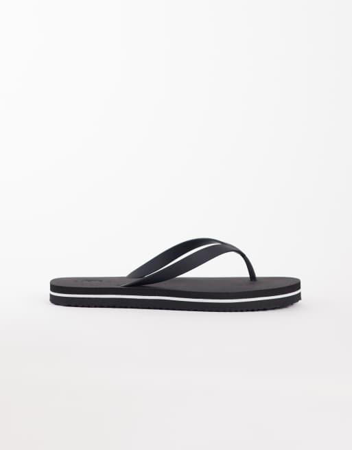 ASOS DESIGN basic flip flop in black, 2 of 4