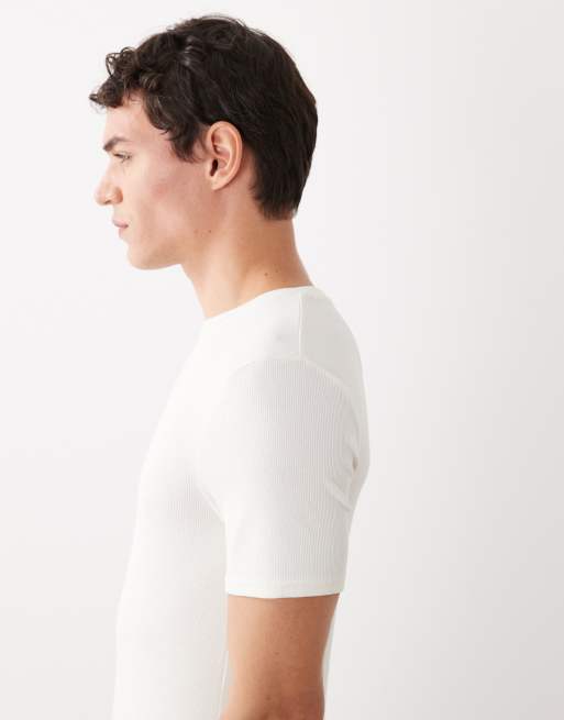 ASOS DESIGN – Basic – Kremowy prążkowany T-shirt o kroju podkreślającym sylwetkę, 4 z 5