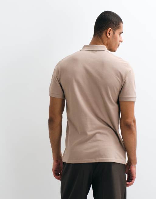ASOS DESIGN – Basic-Polohemd aus Pikee in Beige mit Regular-Fit-Schnitt, 4 von 5