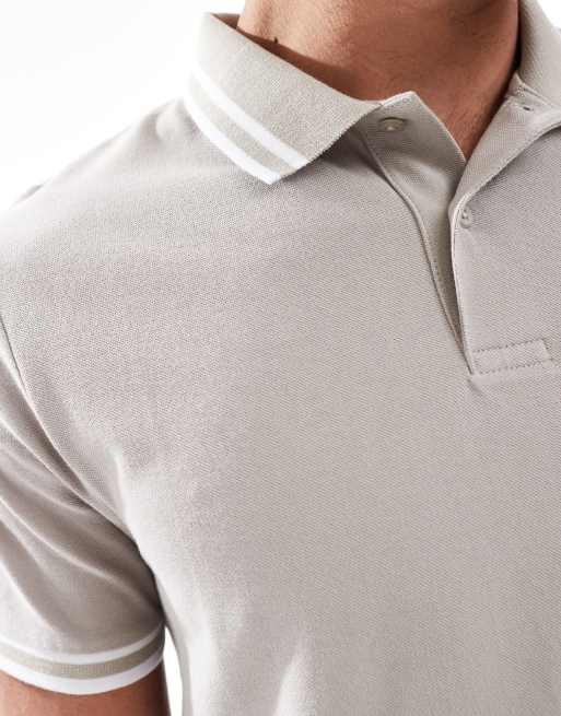 ASOS DESIGN – Basic – Szarobeżowa koszulka polo z piki z białą lamówką, 3 z 4