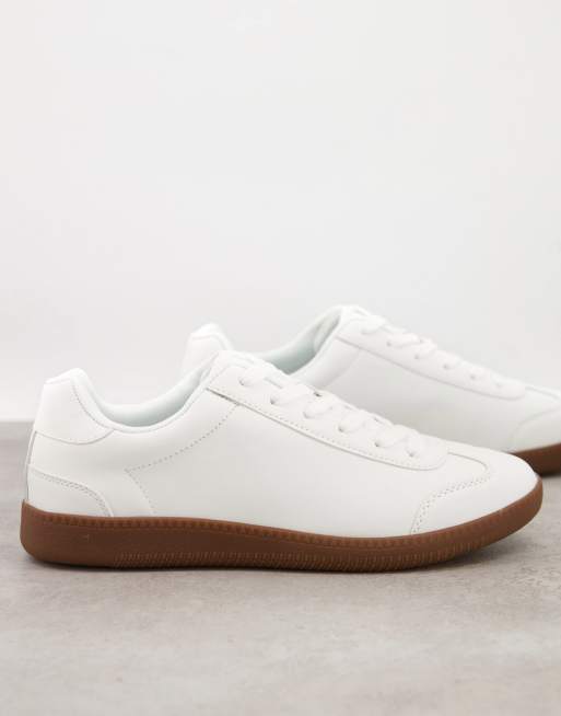 ASOS DESIGN - Baskets à lacets imitation daim avec semelle en caoutchouc - Blanc