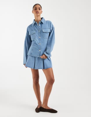 ASOS DESIGN batwing denim jacket in light wash bleach bleach 15490₽