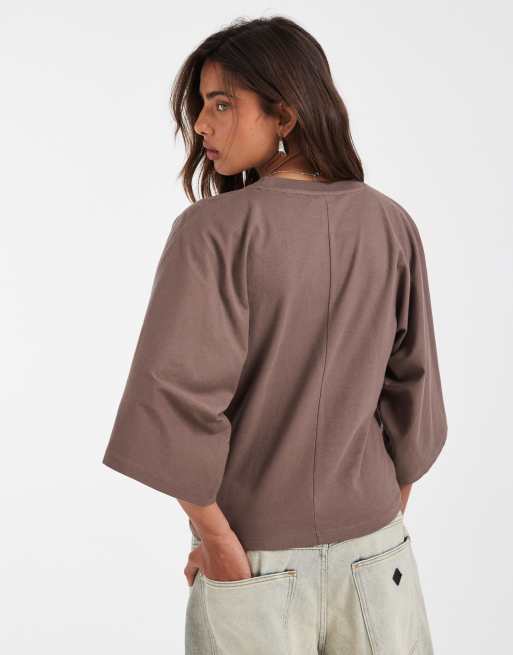 ASOS DESIGN batwing sleeves fitted tee in chocolate, 4 of 4
