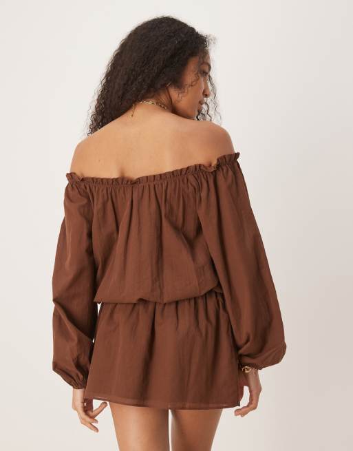 ASOS DESIGN – Bawełniana czekoladowa sukienka mini w stylu boho z dekoltem bardot, 3 z 4