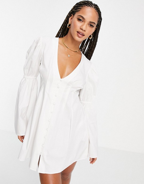  Dla Najniższego ASOS DESIGN – Bawełniana sukienka plażowa z zapięciem na guziki Biały