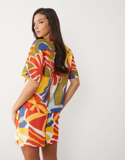 ASOS DESIGN Beach co-ord short in abstract print, 4 of 5
