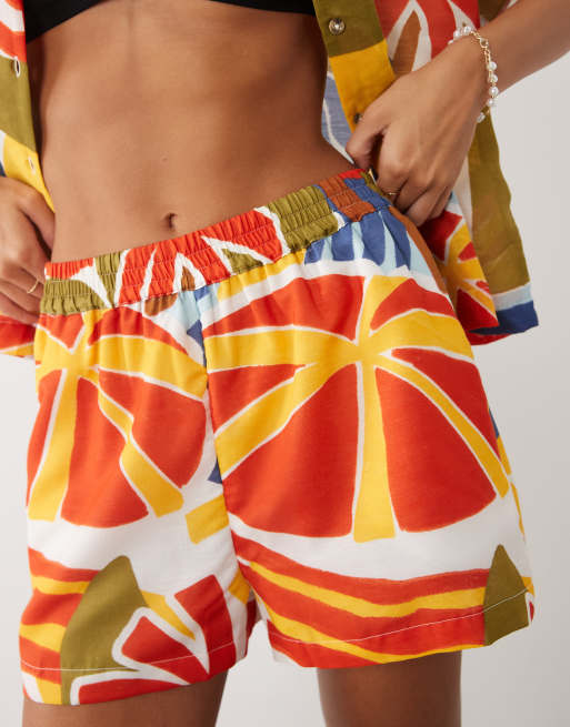 ASOS DESIGN Beach co-ord short in abstract print, 5 of 5