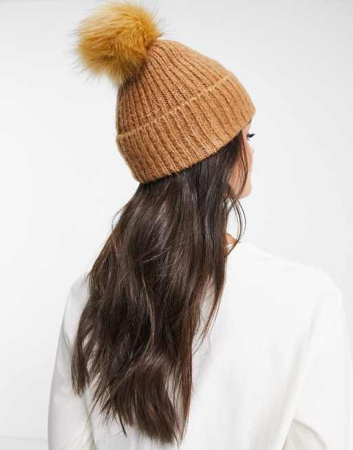 Camel 2024 bobble hat