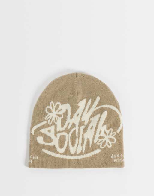 ASOS DESIGN Beanie mit grafischem Totenkopf für den Alltag in neutral, 1 von 3
