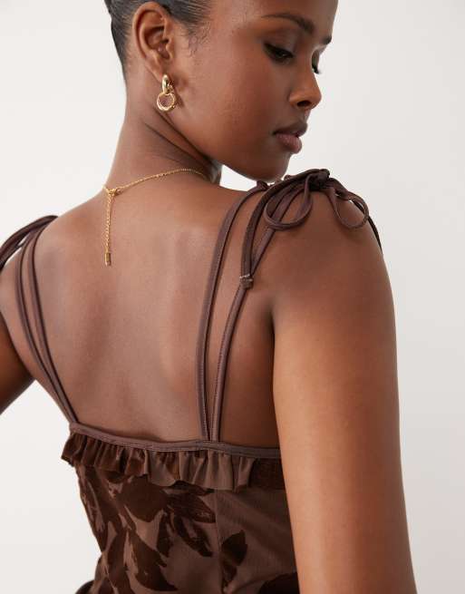 ASOS DESIGN – Beflocktes Camisole-Oberteil mit Picot-Besatz, Ziernaht und Oversize-Blumenmuster, 2 von 4