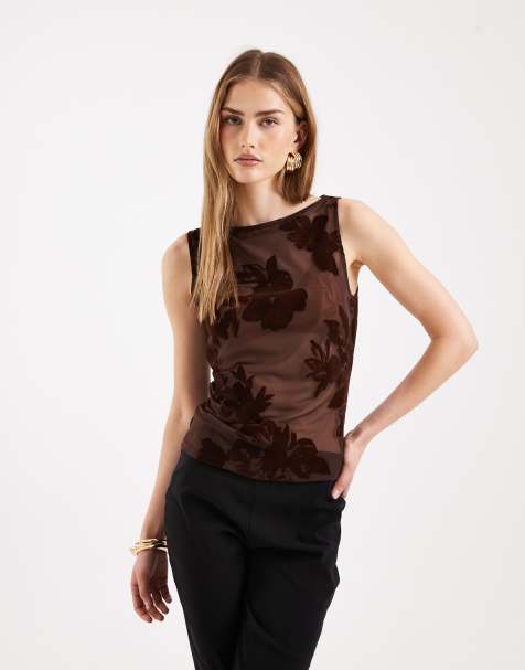 ASOS DESIGN – Beflocktes Trägertop mit U-Boot-Ausschnitt und Blumenmuster - view 1