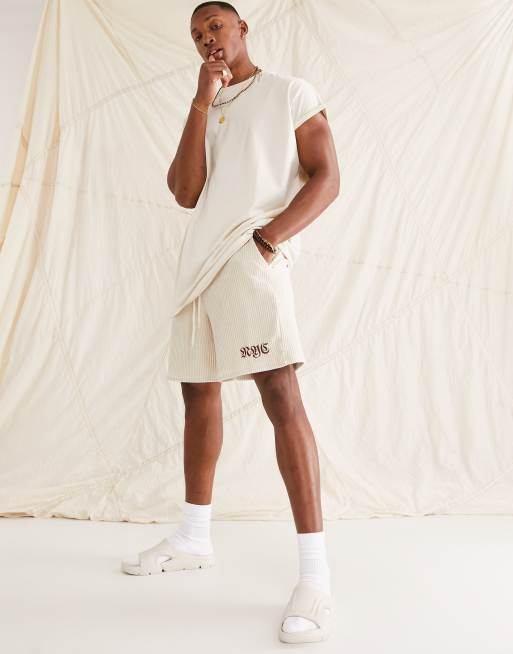 ASOS DESIGN - Beige afslappede shorts i ribstrikket velour med by-broderi - Del af sæt, 4 af 4