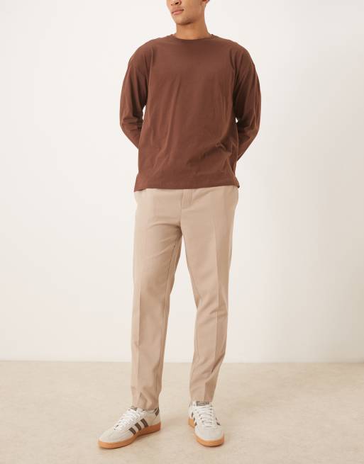 ASOS DESIGN – Beige, avsmalnande finbyxor i flanell och dra på-modell, 2 av 5