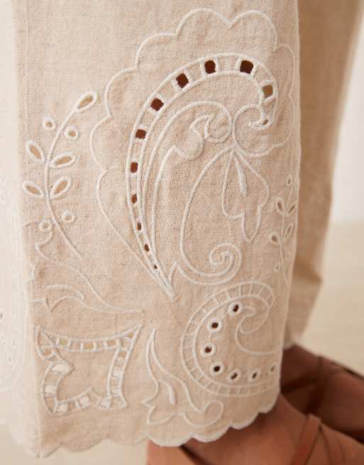 ASOS DESIGN – Beige, broderade byxor i linnemix med uddkant och vida ben, del av set , 5 av 5