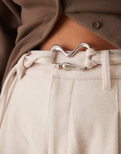 ASOS DESIGN - Beige bukser med uldlook, buede ben og dobbelt bæltedetalje, 4 af 5