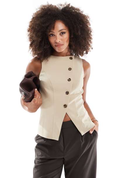 ASOS DESIGN – Beige, figursydd kostymväst i asymmetrisk modell - view 1