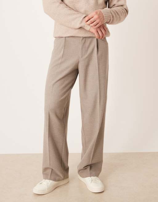ASOS DESIGN – Beige, figursydda byxor i flanell med vida ben och veck, 2 av 5