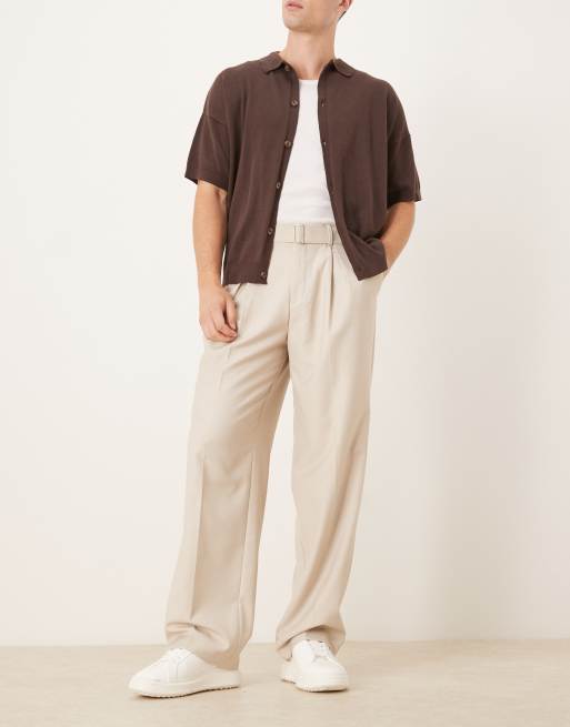 ASOS DESIGN – Beige finbyxor med vida ben, bälte och veck framtill, 2 av 5