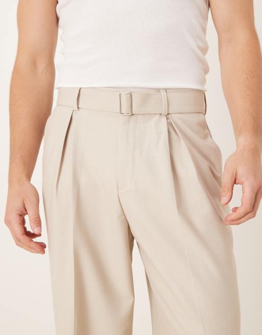 ASOS DESIGN – Beige finbyxor med vida ben, bälte och veck framtill, 4 av 5